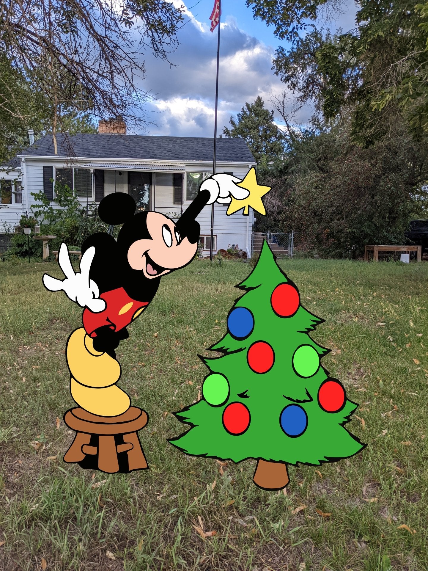 Mickey Christmas Tree Yard Art Set - TitanOakDecor