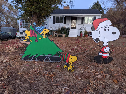Snoopy and Woodstock Christmas Tree Yard Art - TitanOakDecor