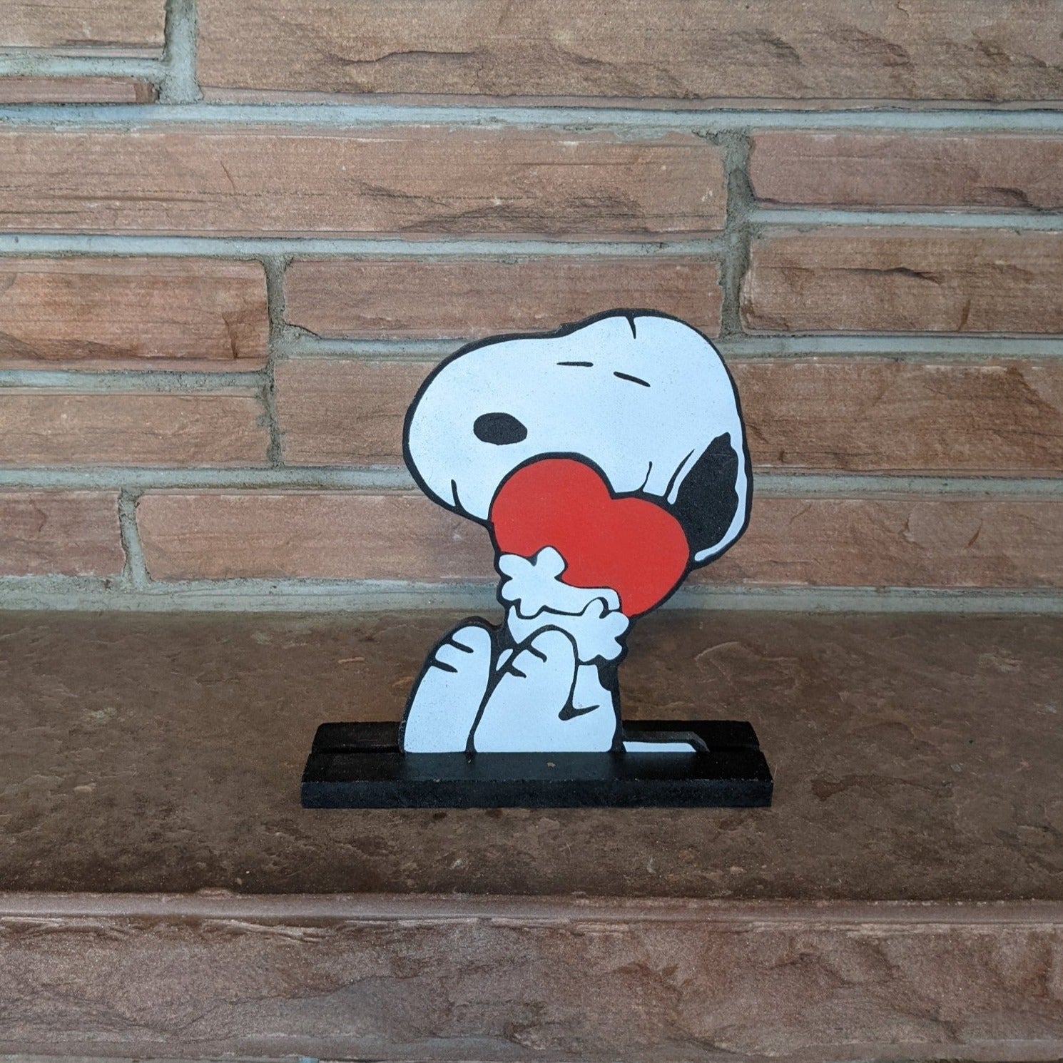 Snoopy Valentines Tabletop Decoration - TitanOakDecor