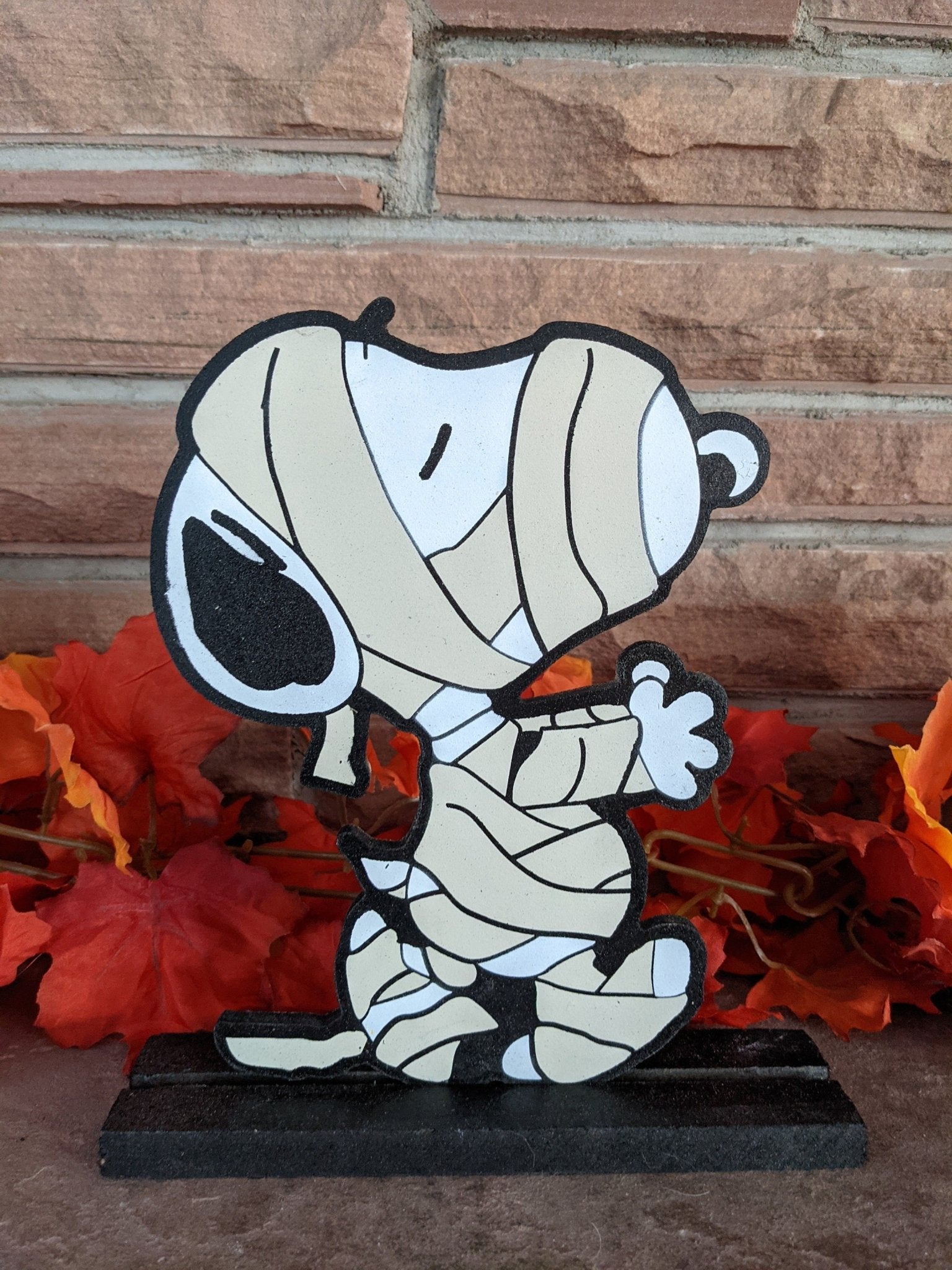 Mummy Snoopy and Woodstock Tabletop Decoration